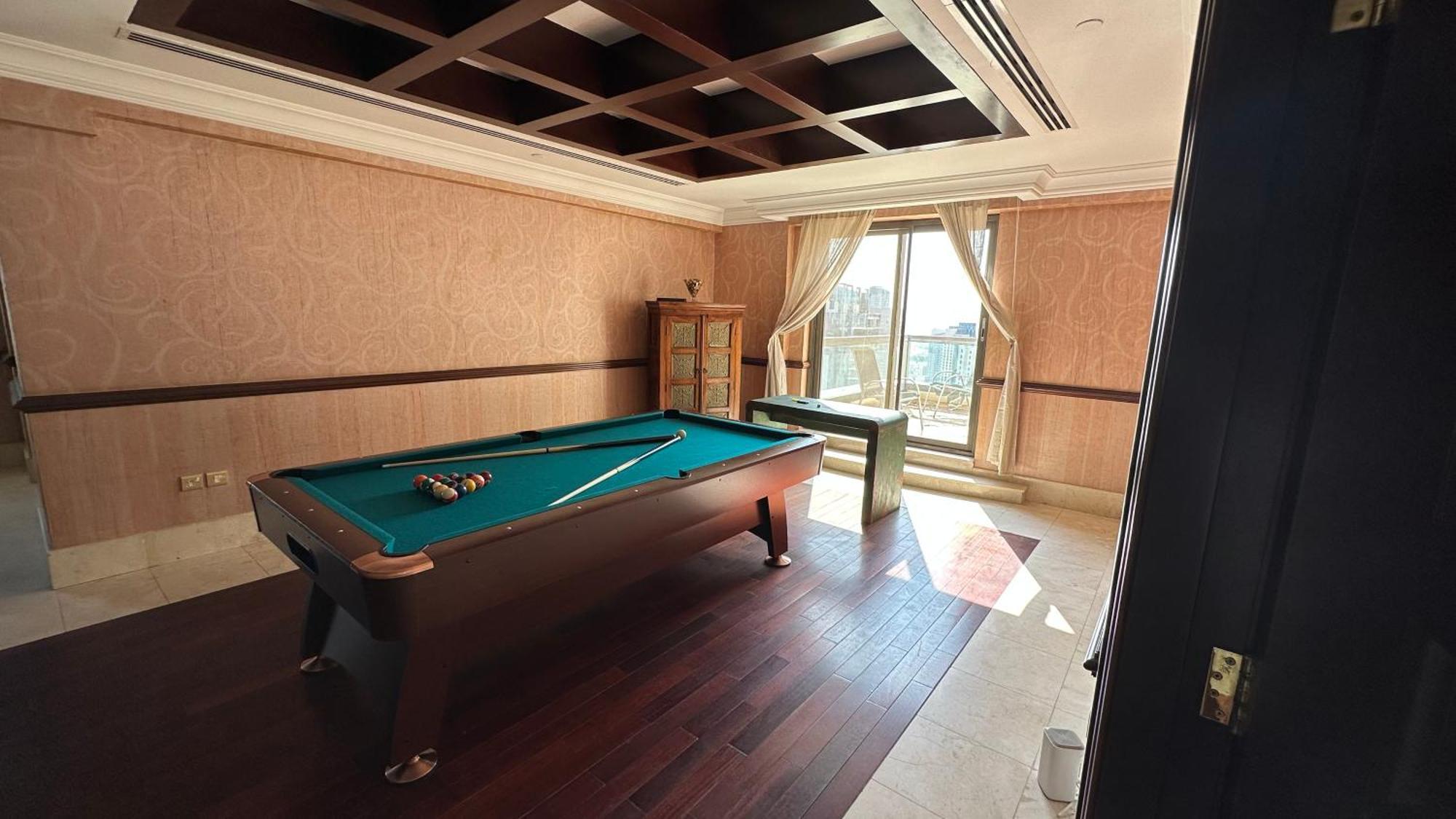 Neyar Beach Vibes Hostel Dubai Exterior photo