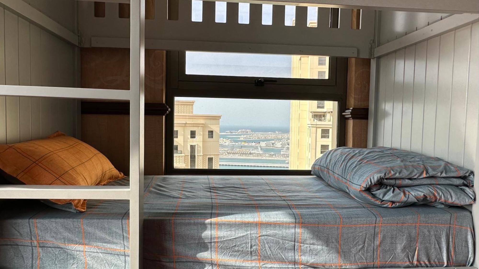 Neyar Beach Vibes Hostel Dubai Exterior photo