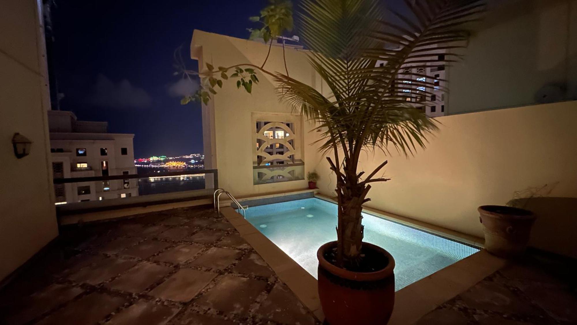 Neyar Beach Vibes Hostel Dubai Exterior photo